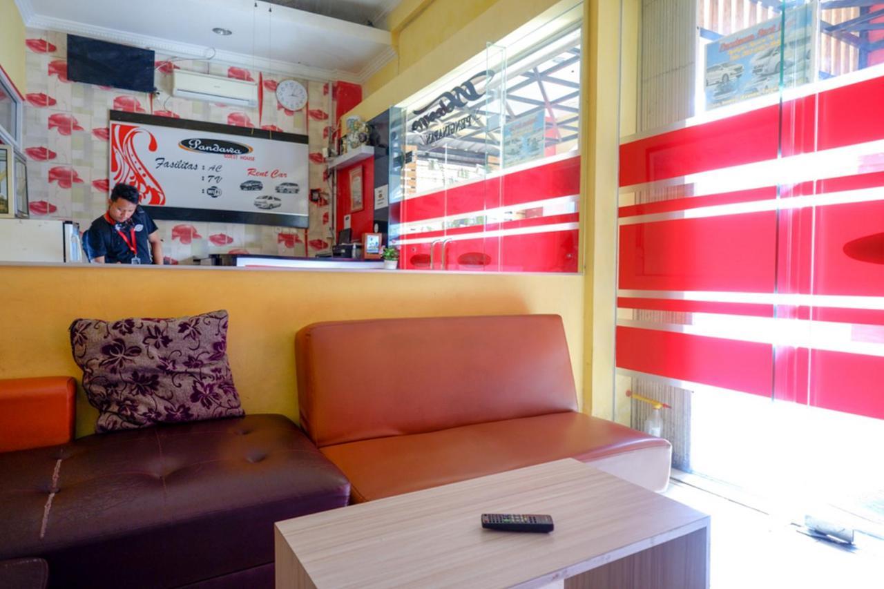 Pandawa Guest House At Ngaliyan Square Mitra Reddoorz سيمارانغ المظهر الخارجي الصورة
