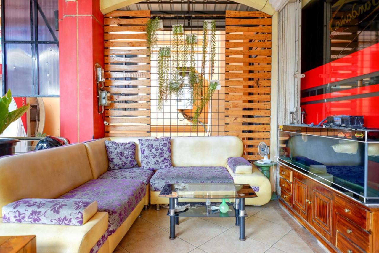 Pandawa Guest House At Ngaliyan Square Mitra Reddoorz سيمارانغ المظهر الخارجي الصورة