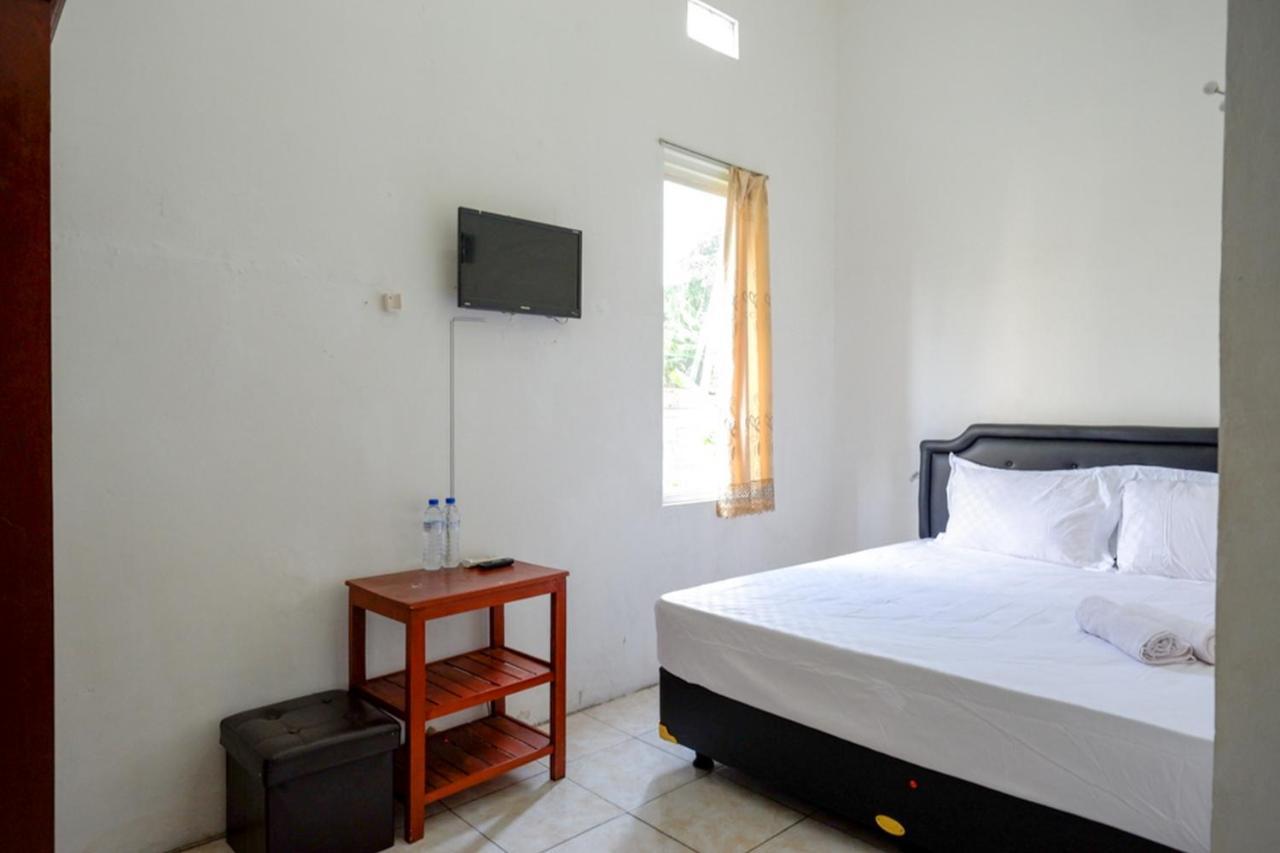 Pandawa Guest House At Ngaliyan Square Mitra Reddoorz سيمارانغ المظهر الخارجي الصورة