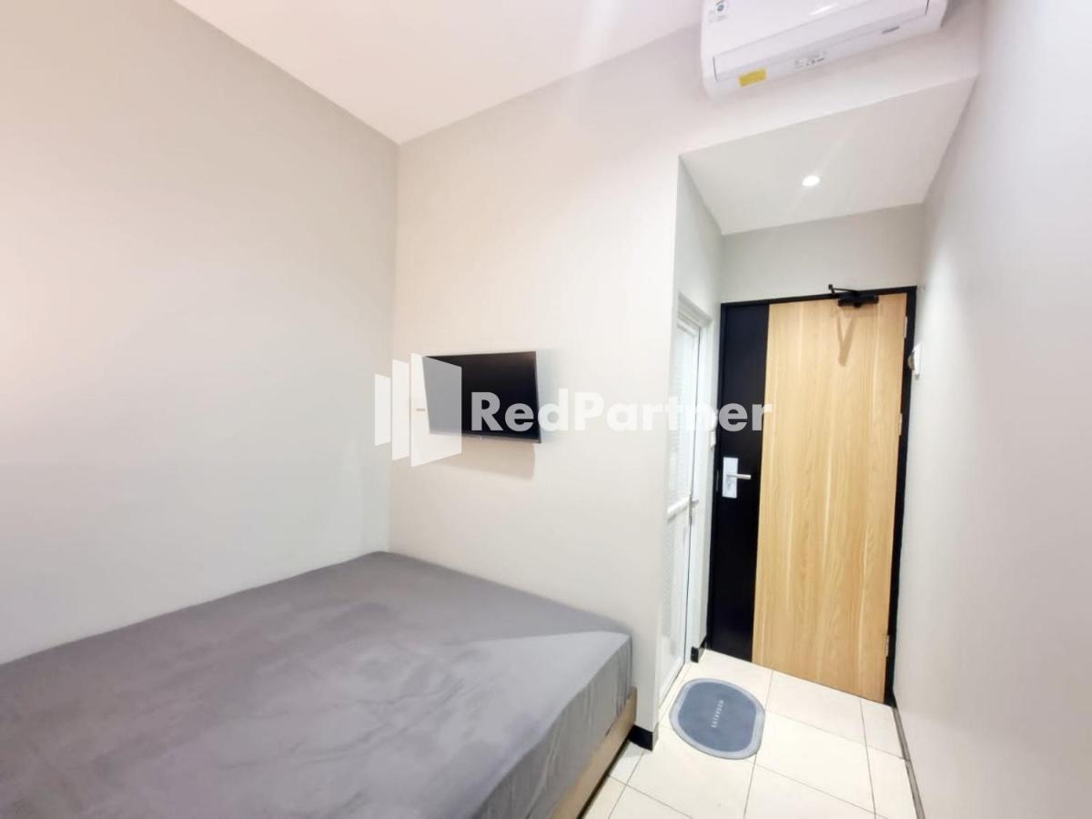 Pandawa Guest House At Ngaliyan Square Mitra Reddoorz سيمارانغ المظهر الخارجي الصورة